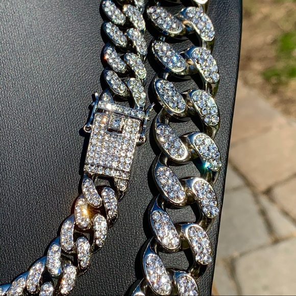 “Millionaire” Chain Set White Gold Iced Out - Picture 3 of 4